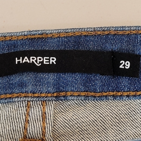 Harper Floral Embroidered Distressed Denim Mid-Rise Shorts - Size 29 - Picture 7 of 9